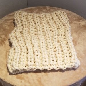 BDG. ivory neck wrap NEW w/tag